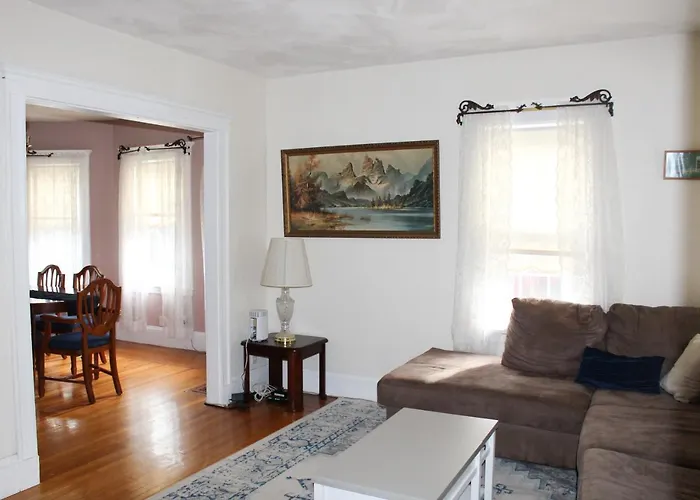 The Naughton Guest House-Close To Boston